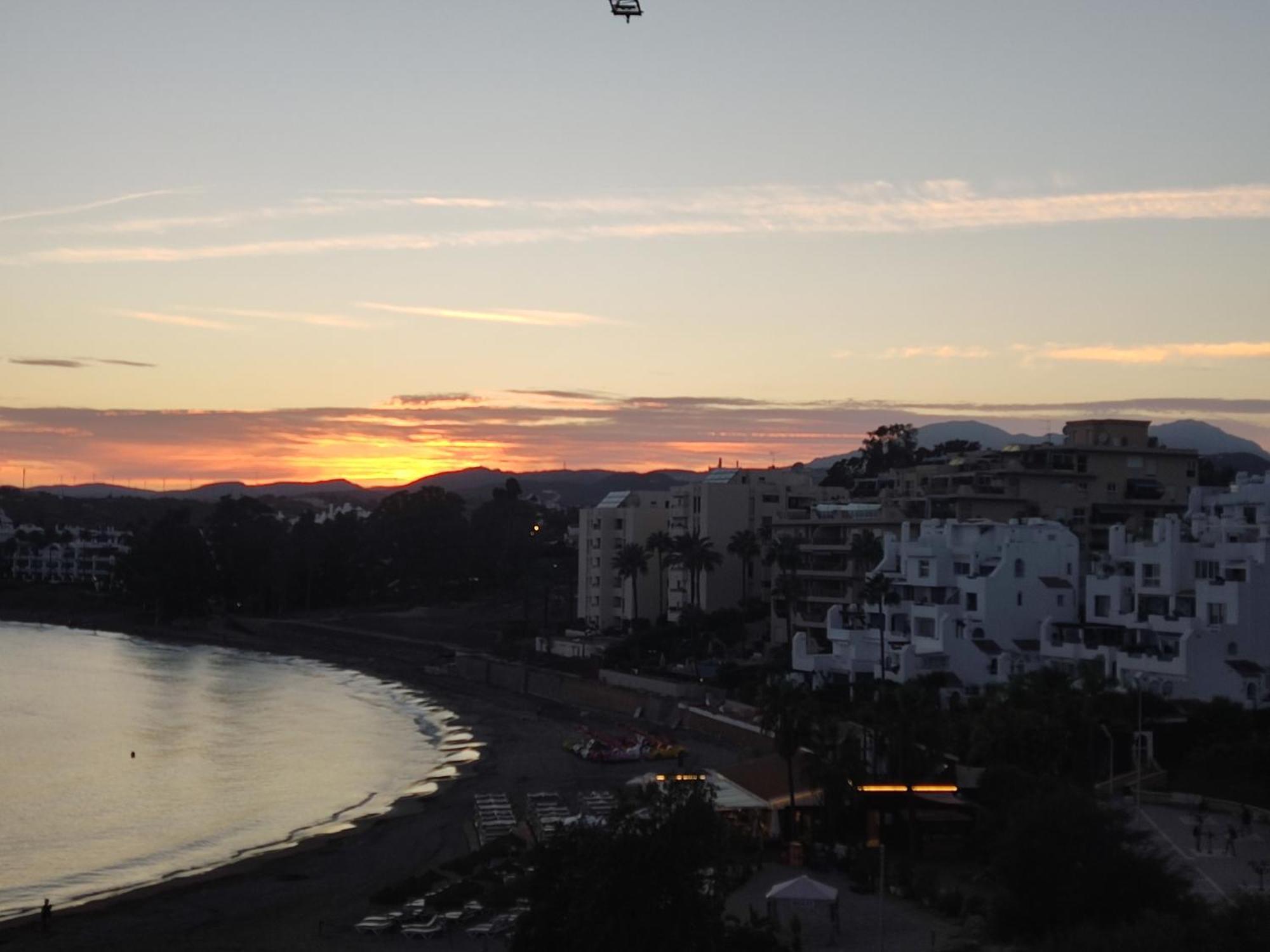 埃斯特波纳Front Sea View Penthouse公寓 外观 照片