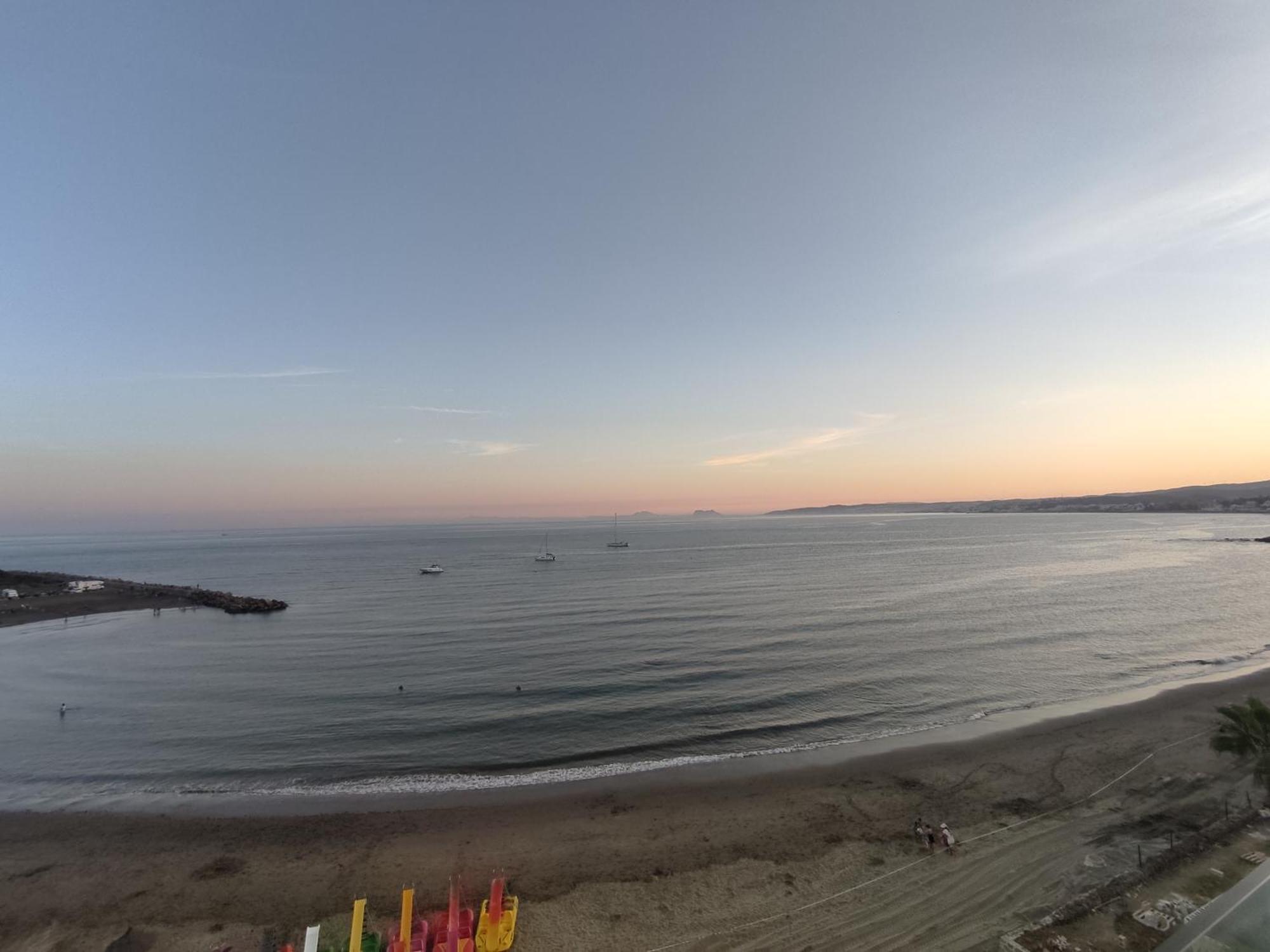 埃斯特波纳Front Sea View Penthouse公寓 外观 照片