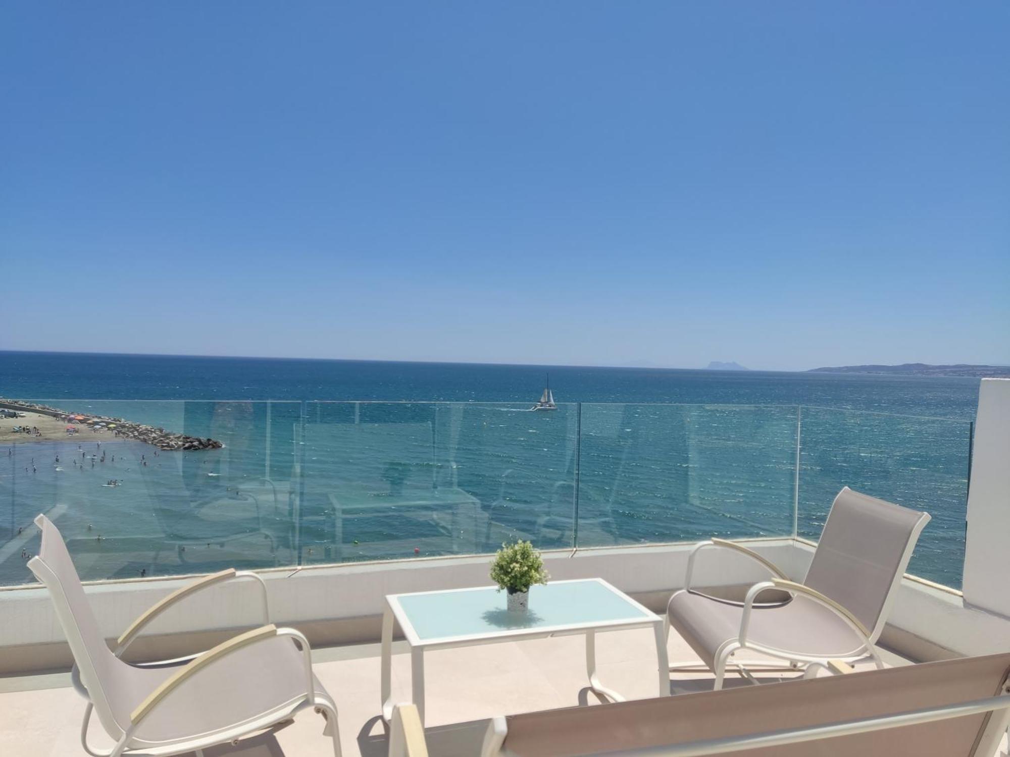 埃斯特波纳Front Sea View Penthouse公寓 外观 照片